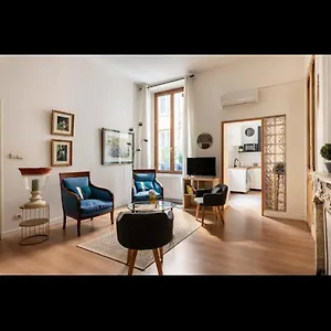 Plein Centre De ! Chic Et Pratique! Appartement
